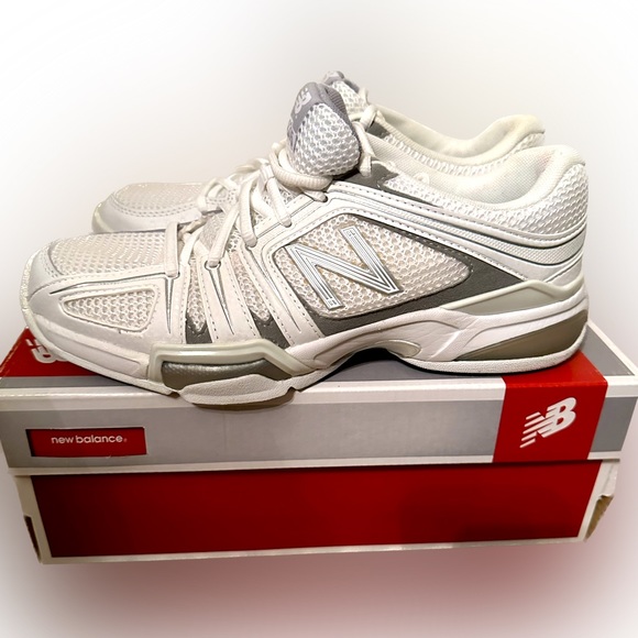 NIB NARROW NB 1005 NEW BALANCE TENNIS SHOES Sz: 8.5 AA White - Picture 3 of 6